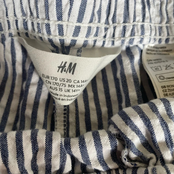 H&M girls shorts size 14 pinstripe blue and white - Picture 4 of 4